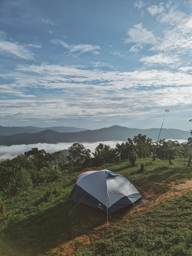 แคมป์ปิ้ง ชมทะเลหมอก ☁️🏕️ ม่อนเงาะ 