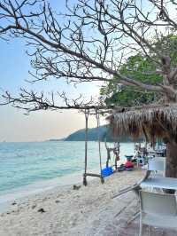 “หาดทองหลาง” ชายหาดลับเกาะล้าน