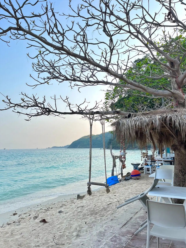 “หาดทองหลาง” ชายหาดลับเกาะล้าน