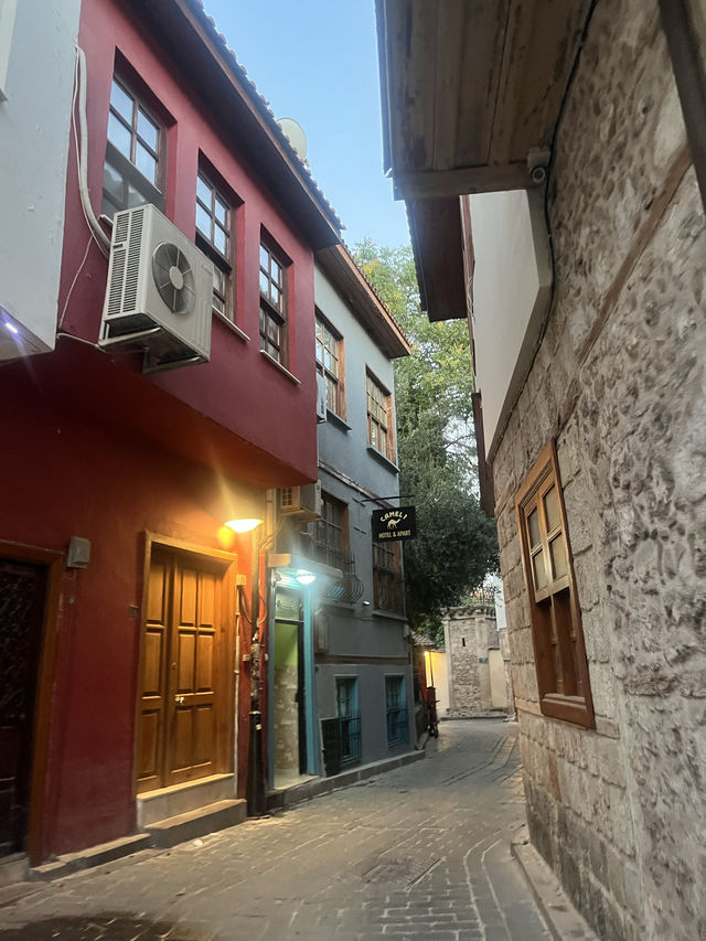 最舒服的安塔利亞老城海濱港口：卡萊奇🇹🇷🌊🌅