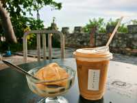 Hidden Lab คาเฟ่สุดอาร์ท ริมทะเล 