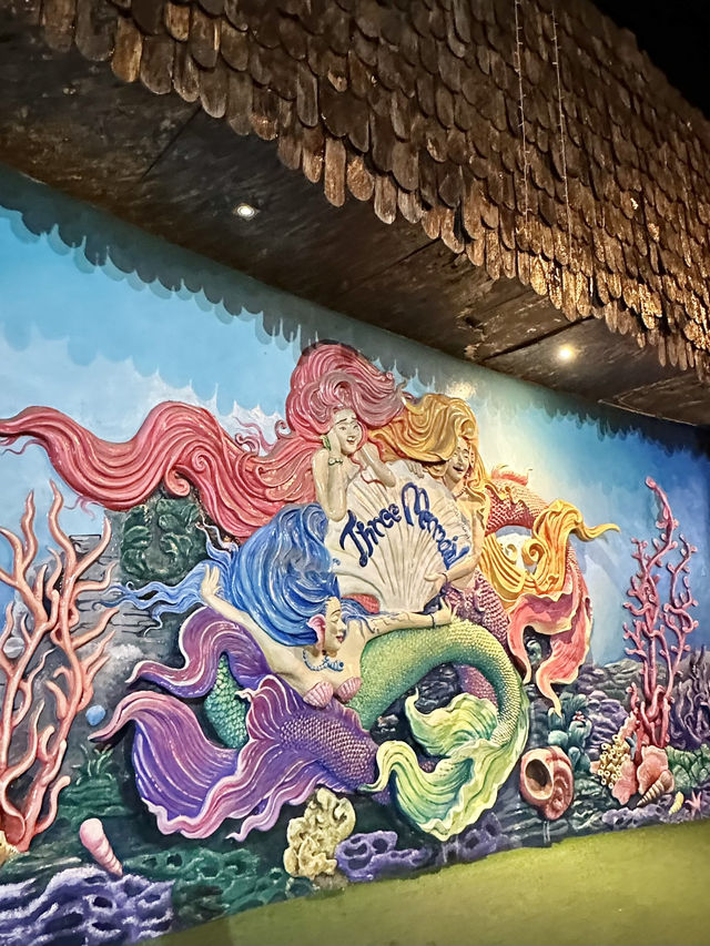 人魚がいるパタヤのレストラン「3 mermaids」