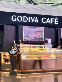 上機前的飲品雪糕Grab & Go @GODIVA CAFE