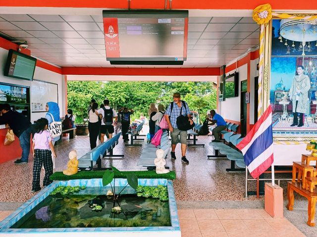 芭提雅回曼谷只需要花31泰銖就能來次鐵路🛤️火車旅行