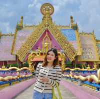 โบสถ์สีชมพูกลางน้ำ วัดน้ำตกธรรมรส จังหวัดระยอง