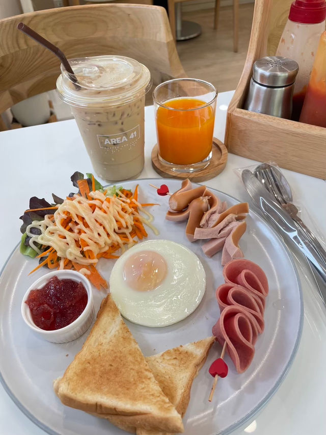 Area 41 Coffee&Cafe📍