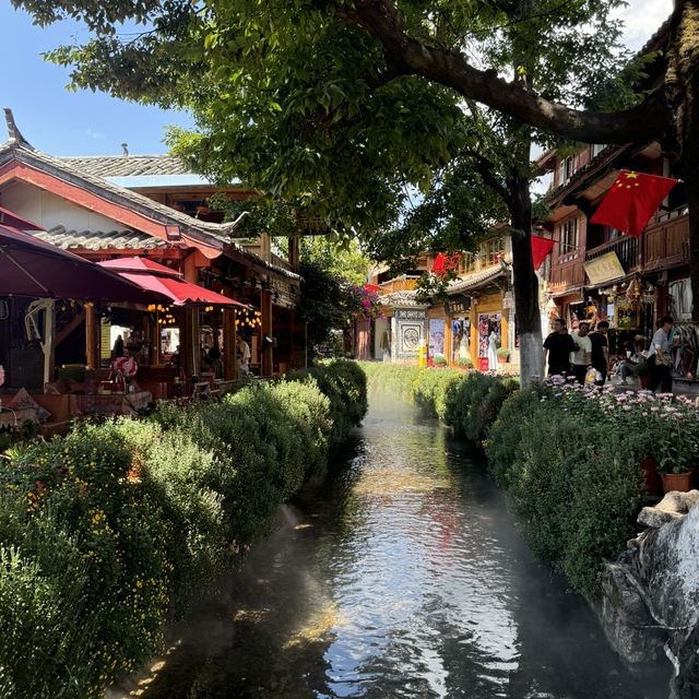 In love with Lijiang Ancient Town♥️