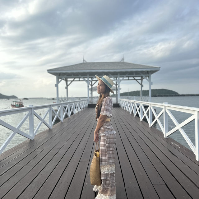 รีวิวจุดถ่ายรูปสุดฮิตเกาะสีชัง