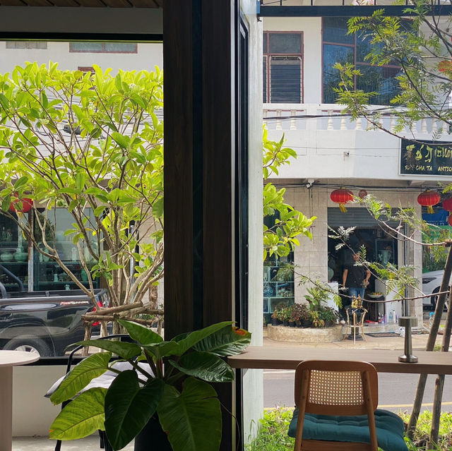 UHome คาเฟ่สไตล์โฮมออฟฟิศ