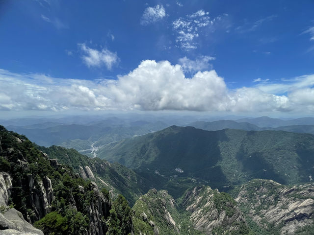 HUANGSHAN ADVENTURE 