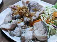 ร้านอาหารพื้นบ้านระยอง ติดทะเลอาหารอร่อย