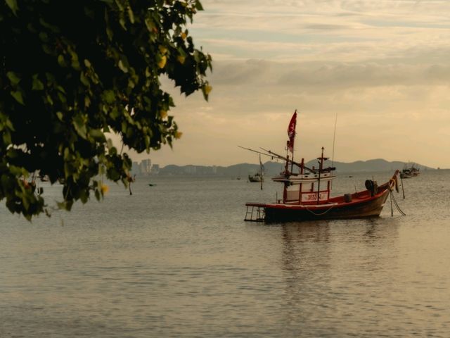 𝙍𝙤𝙨𝙚𝙩𝙩𝙖 𝘽𝙚𝙖𝙘𝙝 𝘾𝙡𝙪𝙗 วอนนภา บางแสน 