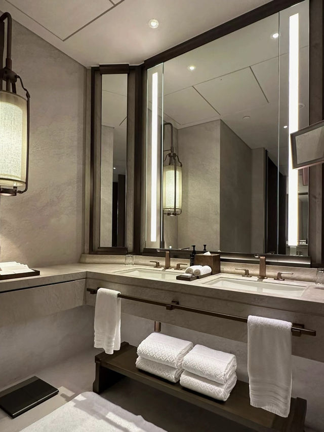 The St. Regis Hong Kong: A Symphony of Sophistication and Luxury