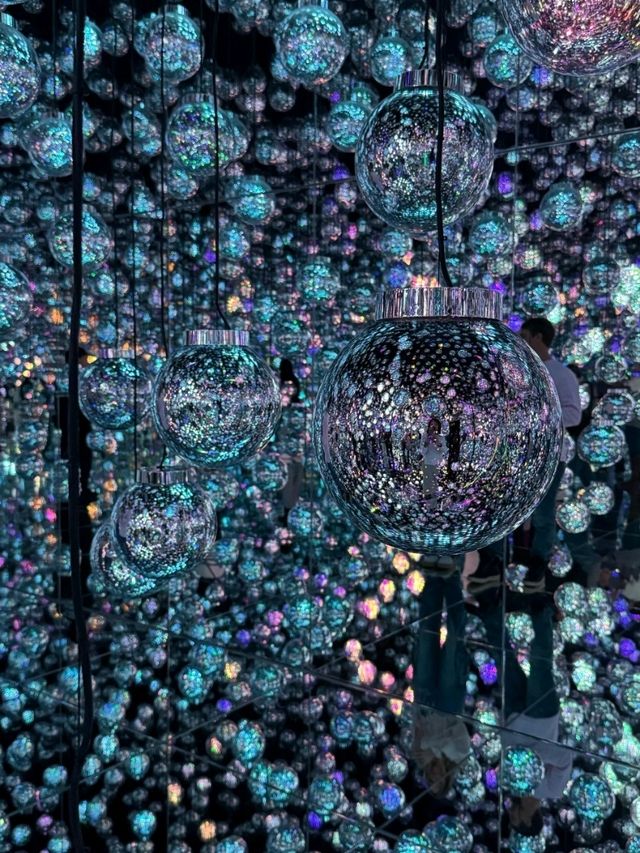 TeamLab Borderless