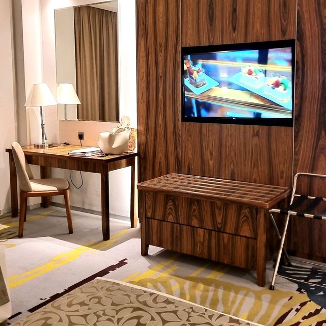 JAW DROP VIEWS OF THE LAKE AND MOSQUE : ZENITH HOTEL PUTRAJAYA