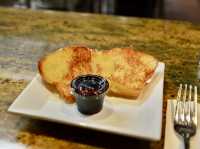 A Perfect Brunch at Liliha Bakery in Honolulu