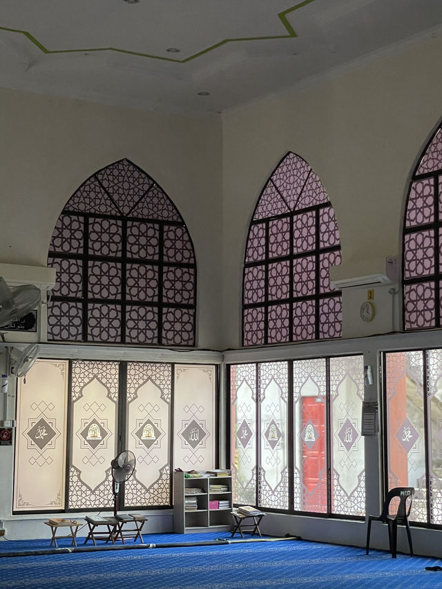 The mosque’s architecture is simple yet elegant 