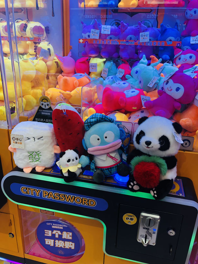 大人🧑🏽小朋友🧒很喜愛的夾公仔🧸機100%有公仔走