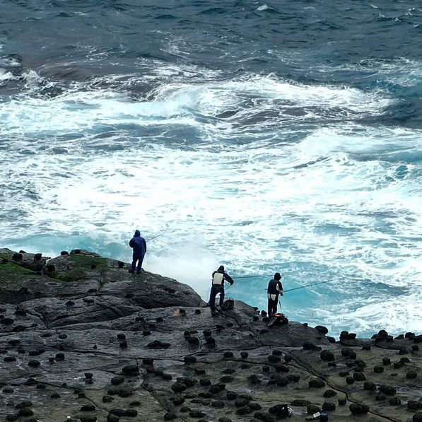 Taiwan’s Hidden Gems: Chasing Cherry Blossoms & Coastal Wonders