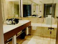 Conrad Centennial Singapore: Luxury in the Heart of Marina Bay