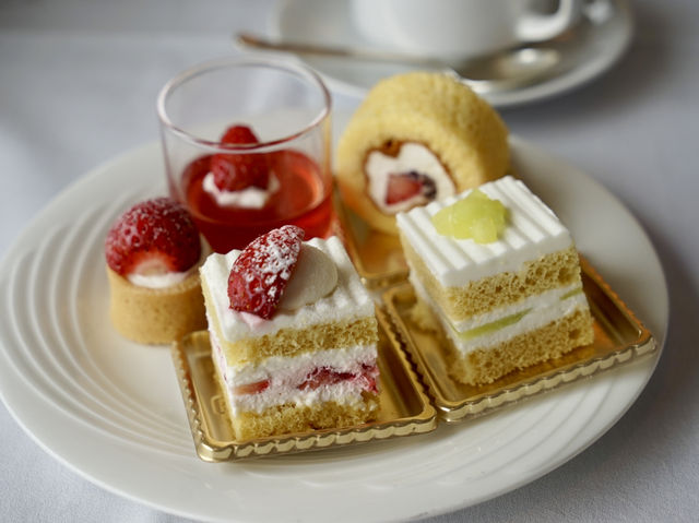 Tower Restaurant: A Buffet with a View at New Otani Tokyo