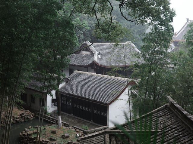 🏞️ **【長沙嶽麓山：湖湘文化的山水畫卷】** 🌿  