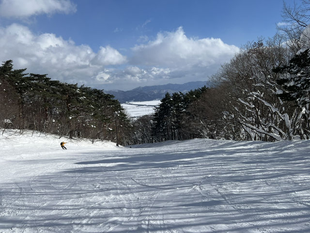 หนีร้อนไปเล่นสโนบอร์ดที่ Inwashiro Snow Paradise