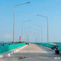 สะพานท่าเทียบแหลมงู #เกาะสีชัง