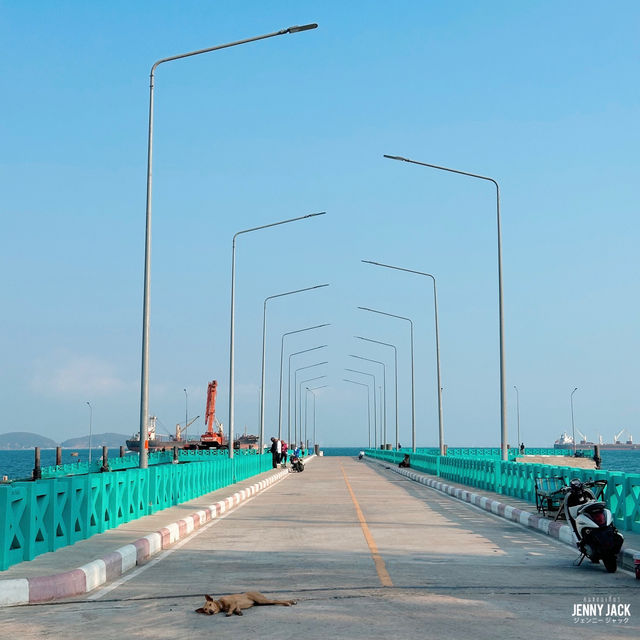 สะพานท่าเทียบแหลมงู #เกาะสีชัง