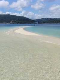 Discover a white sand beach at the heart of sea, appears only during low tide.