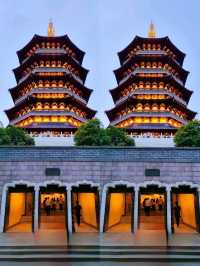 Leifeng Pagoda, discovering the Legendary of the White Snake. 