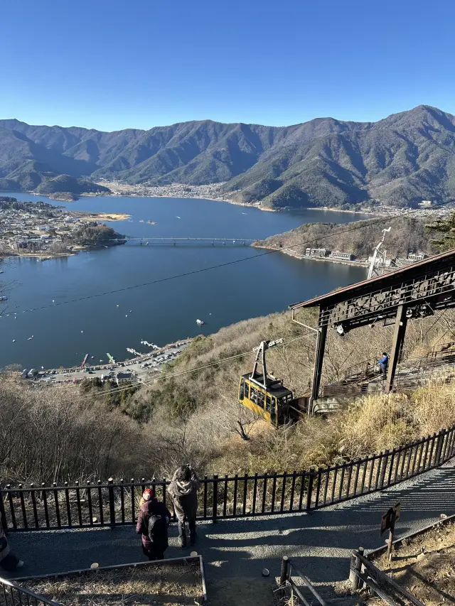 搭天上山公園纜車🚡鳥瞰河口湖嘆絕景富士山🗻