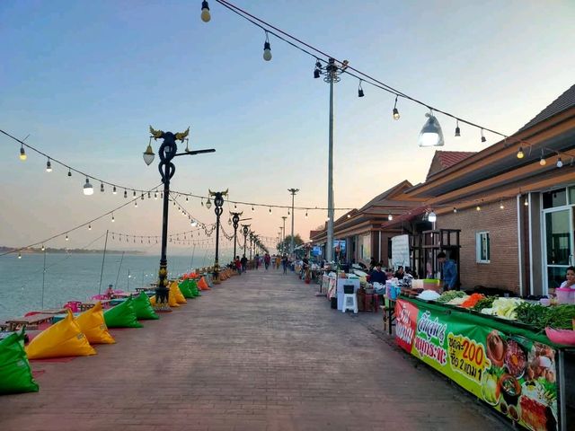 สะพานมิตรภาพไทยลาวแห่งที่สอง