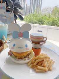 勁可愛玉桂狗😍Cinnamoroll ROLL OUT THE FUN 夢幻派對  嚟緊嘅復活節約定你嚟AIRSIDE狂玩特玩  ✨超吸睛5米高毛絨絨Cinnamoroll 及巨型波波池 ✨夢幻田徑