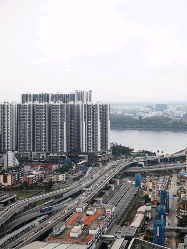 Skyscape JB – Touch the Sky in Style! 🌆🌉📸