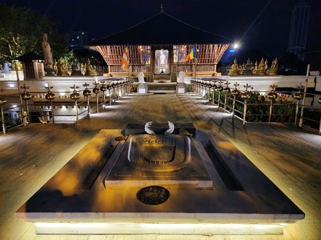 Spectacular Gangaramaya Seema in Colombo, Srilanka