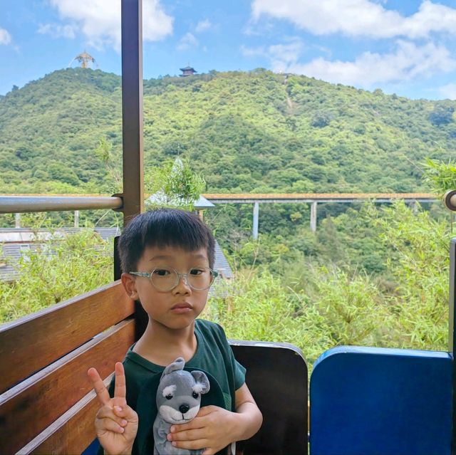 深圳東部華僑城茶溪谷小火車