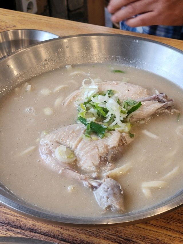 무난하게 실패하고 싶지 않을 때 추천하는 언양닭칼국수 영도점