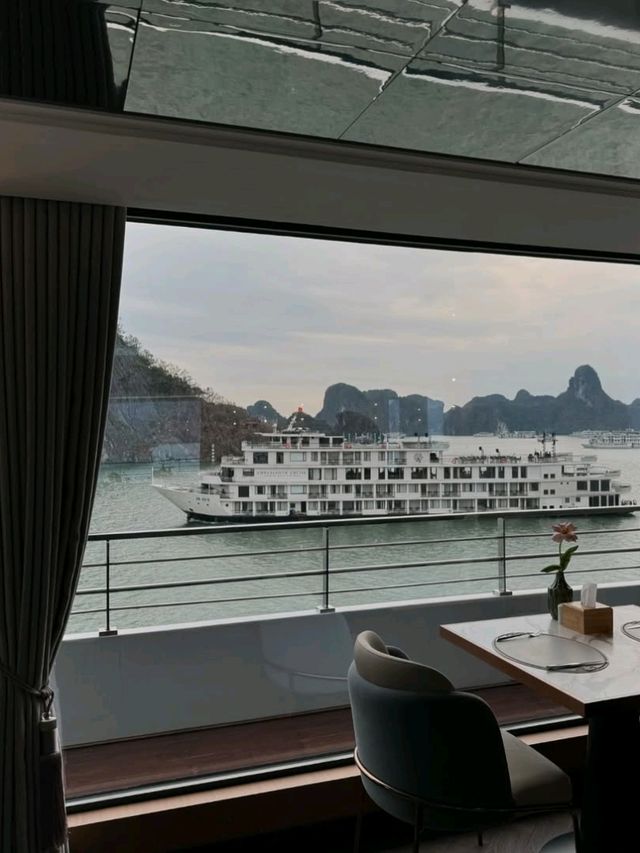 ⚓🌟 A Journey Through Jade Waters: My Halong Bay Cruise Adventure! 🌟⚓