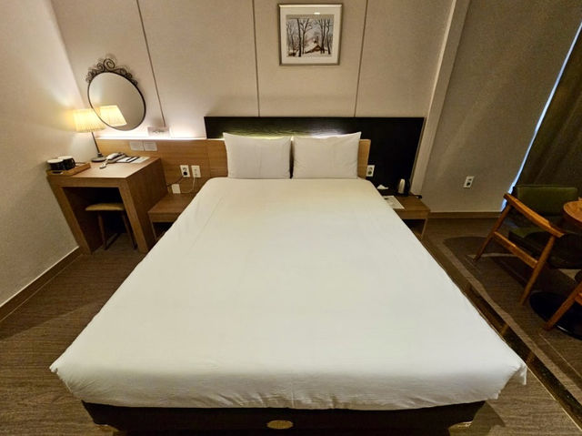 首爾平價住宿推薦| 首爾First Stay Hotel入住心得｜近明洞站交通便利、夜市美食環繞、小資族首選