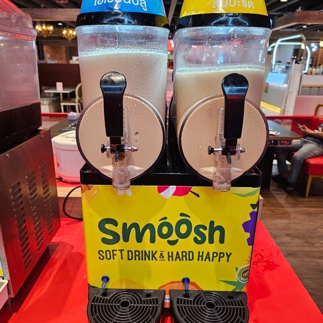 ร้านมู่หลานขี่แพนด้าถือน้ำเก๊กฮวย
