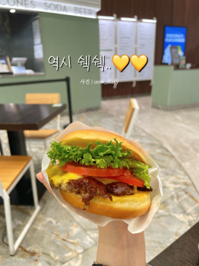 쇼핑도 하고🛍️ 맛있는 버거를 먹기 좋은 곳 🍔
