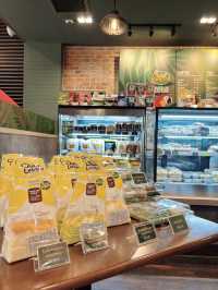 คาเฟ่อเมซอน สาขาริมแม่น้ำปราจีนบุรี สวยมากๆ