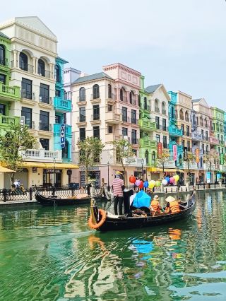 Check-in at Mega Grand World, the "Venice of Vietnam"