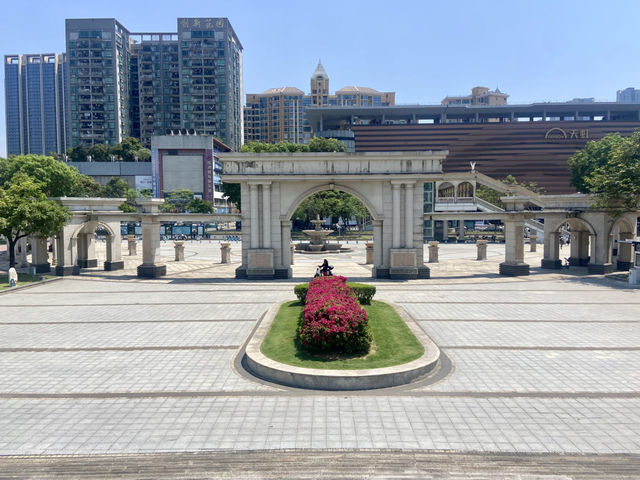 新橋市民廣場✨🏛️ 欣賞建築美學和享受自然風光🏺🌴
