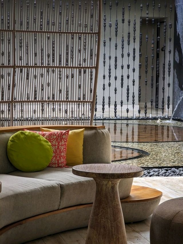 “Serenity by the Pool: Courtyard Nusa Dua’s Bali Terrace Escape”
