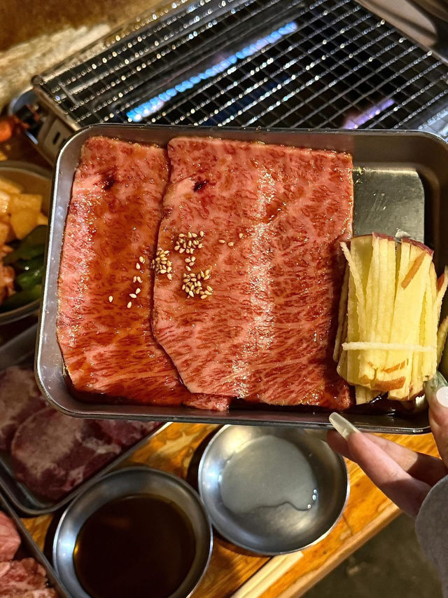 東京🇯🇵 澀谷的蘋果和牛烤肉 😍