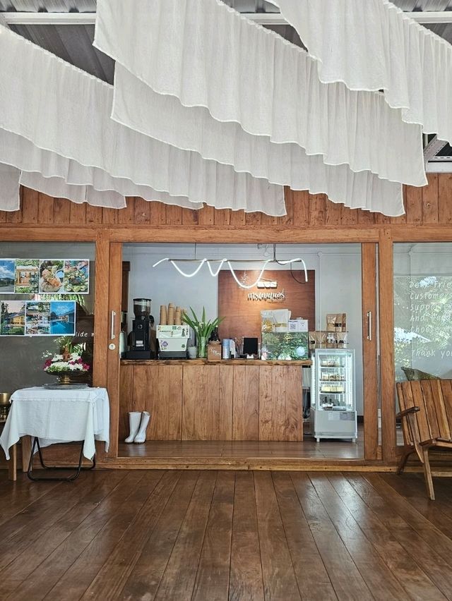 คาเฟ่ขนอม 
