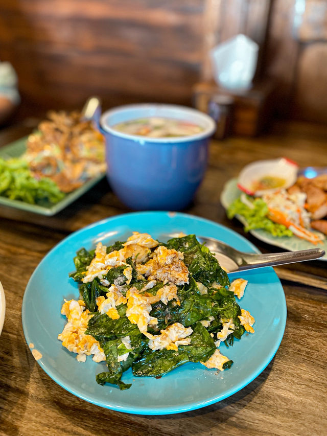 Nostalgic restaurant with great Thai food