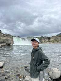 紐西蘭南島｜陰雨中的湛藍與仙境柴香｜Hanmer Springs & Maruia Falls 一日行